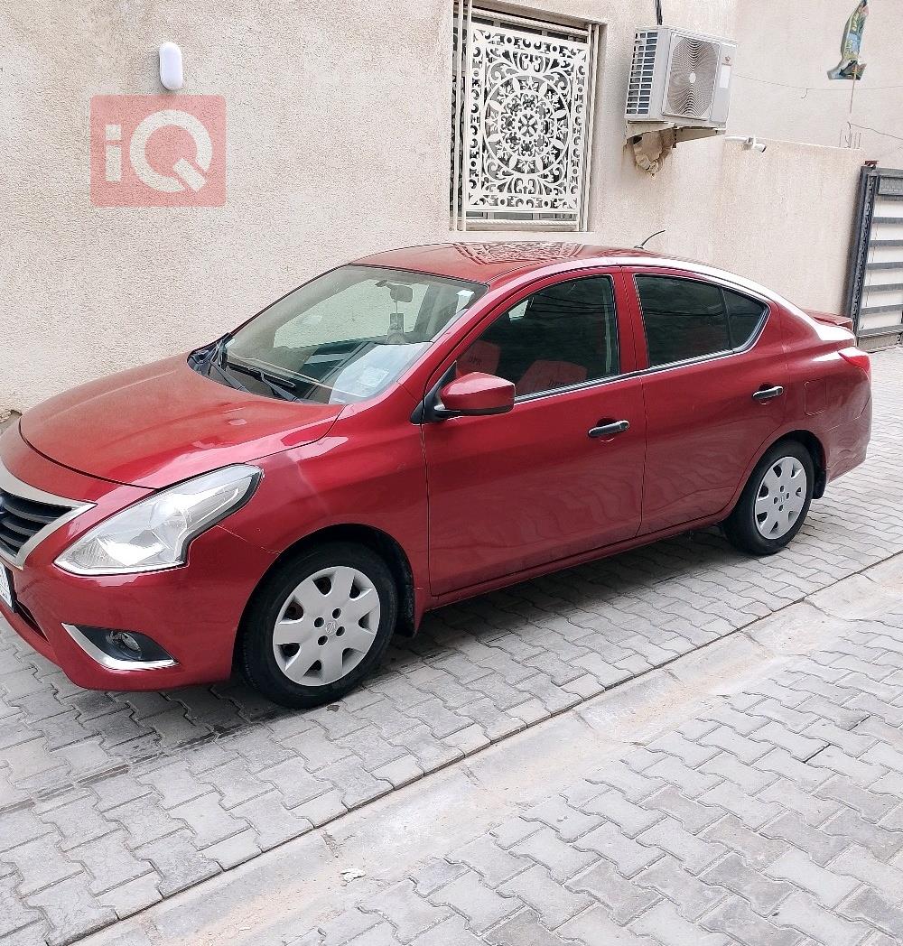 نيسان فيرسا